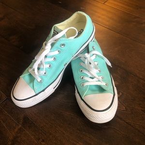 Converse size 8.5